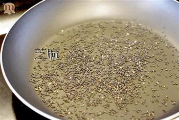 免烤版紫薯芝麻奶球怎么做，免烤版紫薯芝麻奶球怎么做好吃，免烤版紫薯芝麻奶球做法
