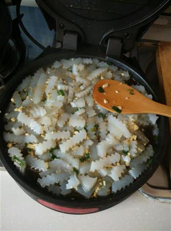 蒜香炒凉粉怎么做，蒜香炒凉粉怎么做好吃，蒜香炒凉粉做法