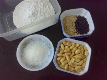 芝麻花生薄撑怎么做，芝麻花生薄撑怎么做好吃，芝麻花生薄撑做法