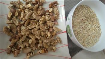 拔丝核桃仁怎么做，拔丝核桃仁怎么做好吃，拔丝核桃仁做法