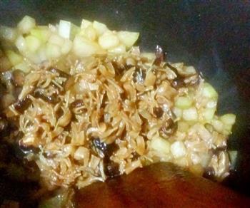 瑶柱香菇冬瓜糯米鸡怎么做，瑶柱香菇冬瓜糯米鸡怎么做好吃，瑶柱香菇冬瓜糯米鸡做法