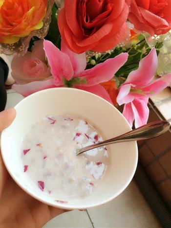玫瑰花椰汁芋泥怎么做，玫瑰花椰汁芋泥怎么做好吃，玫瑰花椰汁芋泥做法