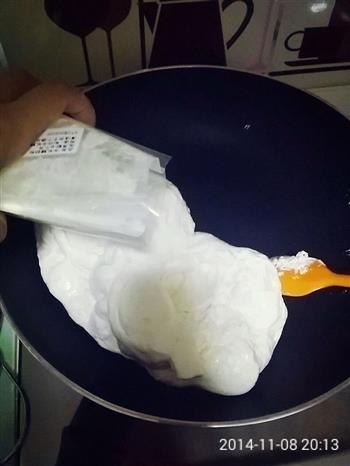 蔓越莓杏仁牛轧糖怎么做，蔓越莓杏仁牛轧糖怎么做好吃，蔓越莓杏仁牛轧糖做法