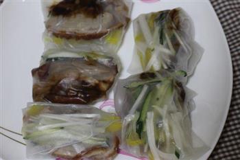 越南春卷卷烤鸭怎么做，越南春卷卷烤鸭怎么做好吃，越南春卷卷烤鸭做法