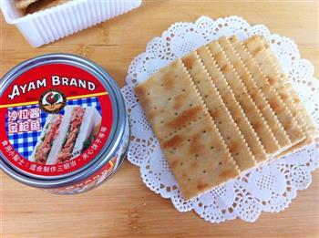 金枪鱼沙拉饼干怎么做，金枪鱼沙拉饼干怎么做好吃，金枪鱼沙拉饼干做法