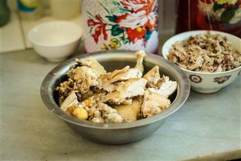 蒙自菊花过桥米线怎么做，蒙自菊花过桥米线怎么做好吃，蒙自菊花过桥米线做法