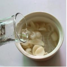 桂花百合炖燕窝怎么做，桂花百合炖燕窝怎么做好吃，桂花百合炖燕窝做法