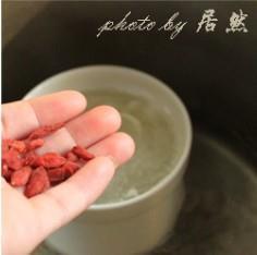 桂花百合炖燕窝怎么做，桂花百合炖燕窝怎么做好吃，桂花百合炖燕窝做法