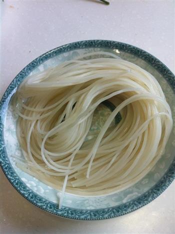 八宝酱鲜拌米线怎么做，八宝酱鲜拌米线怎么做好吃，八宝酱鲜拌米线做法