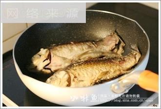 酱焖鲫鱼豆腐怎么做，酱焖鲫鱼豆腐怎么做好吃，酱焖鲫鱼豆腐做法
