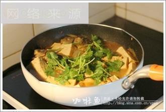 酱焖鲫鱼豆腐怎么做，酱焖鲫鱼豆腐怎么做好吃，酱焖鲫鱼豆腐做法