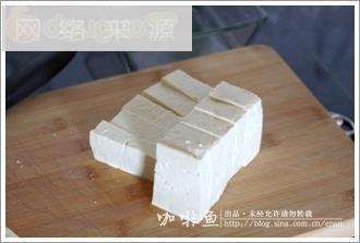 酱焖鲫鱼豆腐怎么做，酱焖鲫鱼豆腐怎么做好吃，酱焖鲫鱼豆腐做法