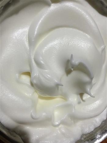 草莓夹心蛋糕卷怎么做，草莓夹心蛋糕卷怎么做好吃，草莓夹心蛋糕卷做法