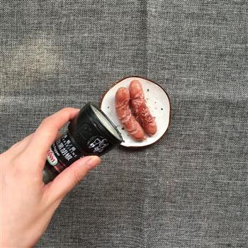 微波烤香肠怎么做，微波烤香肠怎么做好吃，微波烤香肠做法