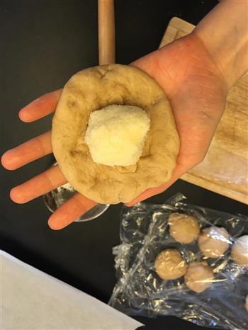 焦糖奶油椰蓉包怎么做，焦糖奶油椰蓉包怎么做好吃，焦糖奶油椰蓉包做法
