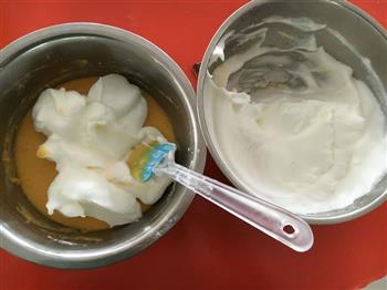 椰蓉戚风纸杯蛋糕怎么做，椰蓉戚风纸杯蛋糕怎么做好吃，椰蓉戚风纸杯蛋糕做法