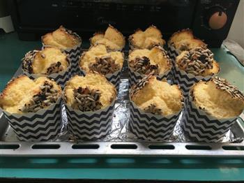 椰蓉戚风纸杯蛋糕怎么做，椰蓉戚风纸杯蛋糕怎么做好吃，椰蓉戚风纸杯蛋糕做法