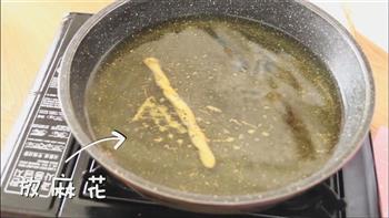 盐酥麻花怎么做，盐酥麻花怎么做好吃，盐酥麻花做法