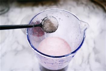蔓越莓牛奶棒冰怎么做，蔓越莓牛奶棒冰怎么做好吃，蔓越莓牛奶棒冰做法
