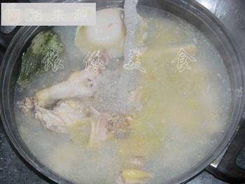 老母鸡鲍鱼玉米汤-亚运美食怎么做，老母鸡鲍鱼玉米汤-亚运美食怎么做好吃，老母鸡鲍鱼玉米汤-亚运美食做法