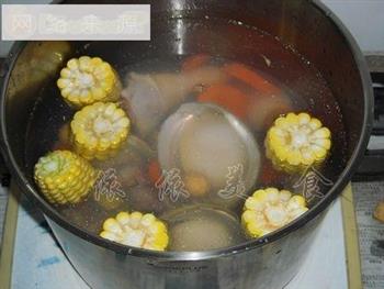 老母鸡鲍鱼玉米汤-亚运美食怎么做，老母鸡鲍鱼玉米汤-亚运美食怎么做好吃，老母鸡鲍鱼玉米汤-亚运美食做法