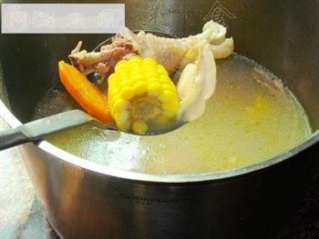 老母鸡鲍鱼玉米汤-亚运美食怎么做，老母鸡鲍鱼玉米汤-亚运美食怎么做好吃，老母鸡鲍鱼玉米汤-亚运美食做法