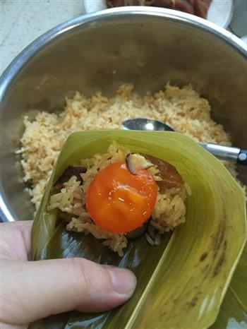 香菇蛋黄肉粽怎么做，香菇蛋黄肉粽怎么做好吃，香菇蛋黄肉粽做法