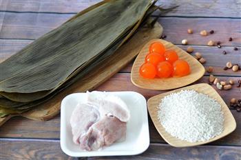 咸肉蛋黄粽子怎么做，咸肉蛋黄粽子怎么做好吃，咸肉蛋黄粽子做法