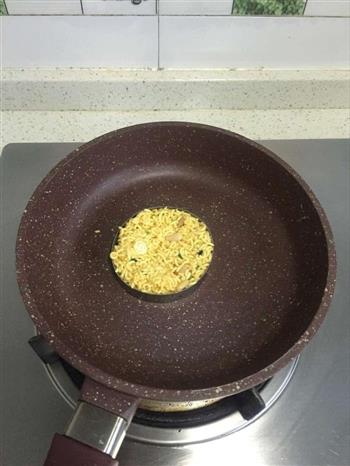 松仁鱼板面饼怎么做，松仁鱼板面饼怎么做好吃，松仁鱼板面饼做法