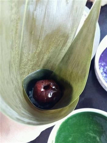 彩色蜜枣粽子怎么做，彩色蜜枣粽子怎么做好吃，彩色蜜枣粽子做法
