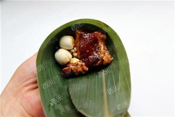 咸蛋黄烧肉粽怎么做，咸蛋黄烧肉粽怎么做好吃，咸蛋黄烧肉粽做法