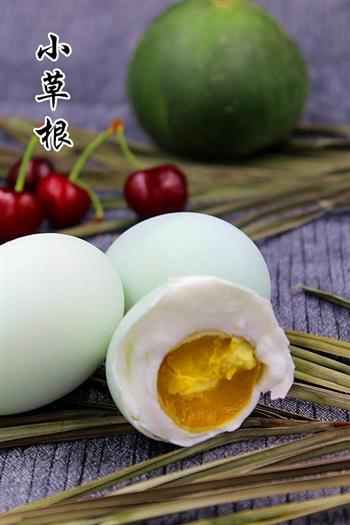 白酒腌制鸭蛋怎么做，白酒腌制鸭蛋怎么做好吃，白酒腌制鸭蛋做法