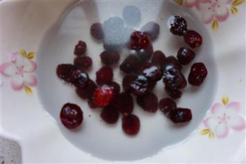 莓干三色鸡丁怎么做，莓干三色鸡丁怎么做好吃，莓干三色鸡丁做法