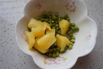 莓干三色鸡丁怎么做，莓干三色鸡丁怎么做好吃，莓干三色鸡丁做法