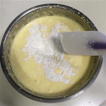 奶油水果蛋糕杯怎么做，奶油水果蛋糕杯怎么做好吃，奶油水果蛋糕杯做法