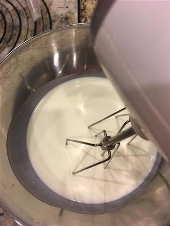 唇齿留香的芒果果肉冰激凌怎么做，唇齿留香的芒果果肉冰激凌怎么做好吃，唇齿留香的芒果果肉冰激凌做法