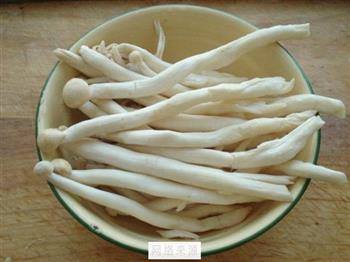 海鲜菇丸子汤怎么做，海鲜菇丸子汤怎么做好吃，海鲜菇丸子汤做法