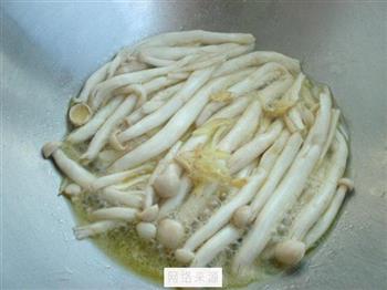 海鲜菇丸子汤怎么做，海鲜菇丸子汤怎么做好吃，海鲜菇丸子汤做法