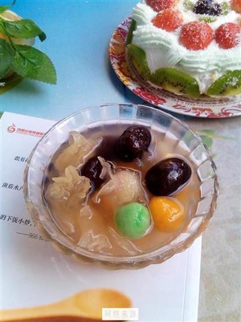 红枣丸子银耳汤怎么做，红枣丸子银耳汤怎么做好吃，红枣丸子银耳汤做法