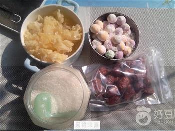 红枣丸子银耳汤怎么做，红枣丸子银耳汤怎么做好吃，红枣丸子银耳汤做法