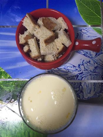 牛奶鸡蛋吐司布丁怎么做，牛奶鸡蛋吐司布丁怎么做好吃，牛奶鸡蛋吐司布丁做法