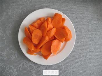 鸡腿胡萝卜蘑菇汤怎么做，鸡腿胡萝卜蘑菇汤怎么做好吃，鸡腿胡萝卜蘑菇汤做法