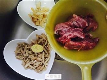 麦冬玉竹炖龙骨怎么做，麦冬玉竹炖龙骨怎么做好吃，麦冬玉竹炖龙骨做法