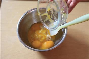 8寸黑芝麻花生戚风蛋糕怎么做，8寸黑芝麻花生戚风蛋糕怎么做好吃，8寸黑芝麻花生戚风蛋糕做法