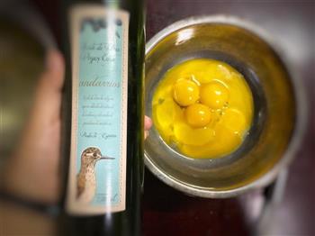 8寸戚风蛋糕怎么做，8寸戚风蛋糕怎么做好吃，8寸戚风蛋糕做法