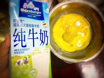 8寸戚风蛋糕怎么做，8寸戚风蛋糕怎么做好吃，8寸戚风蛋糕做法
