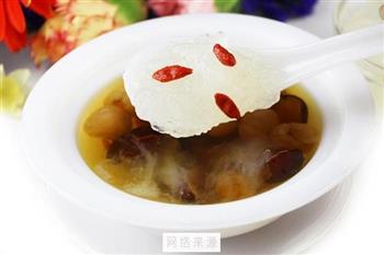 红枣杞子炖燕窝怎么做，红枣杞子炖燕窝怎么做好吃，红枣杞子炖燕窝做法