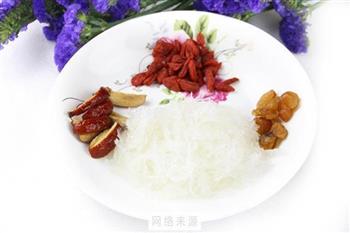 红枣杞子炖燕窝怎么做，红枣杞子炖燕窝怎么做好吃，红枣杞子炖燕窝做法