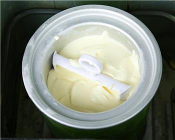 香草酸奶油樱桃冰淇淋怎么做，香草酸奶油樱桃冰淇淋怎么做好吃，香草酸奶油樱桃冰淇淋做法