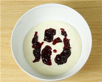 香草酸奶油樱桃冰淇淋怎么做，香草酸奶油樱桃冰淇淋怎么做好吃，香草酸奶油樱桃冰淇淋做法